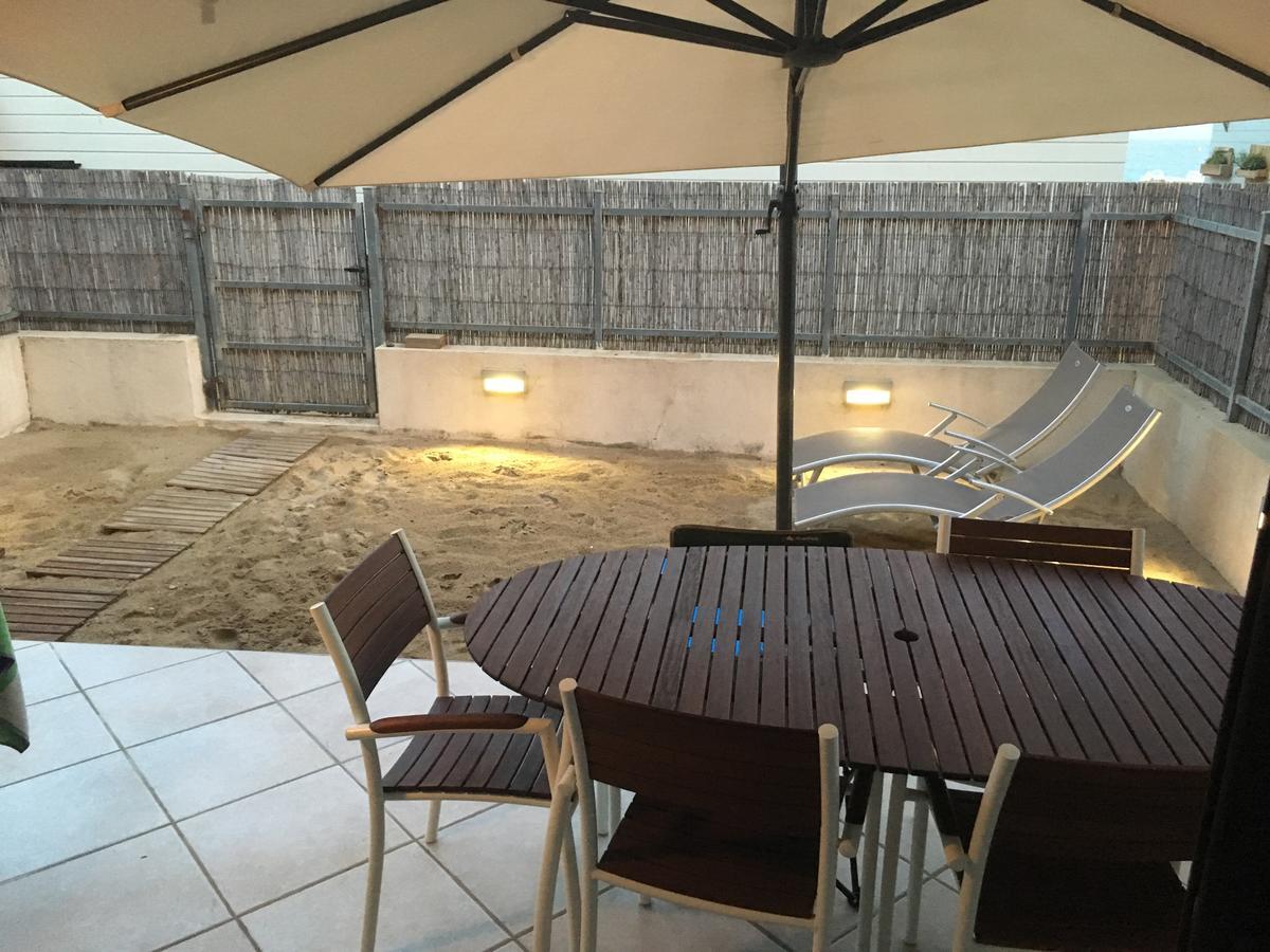 Appartement Face A La Mer La Croix-Valmer Exteriör bild
