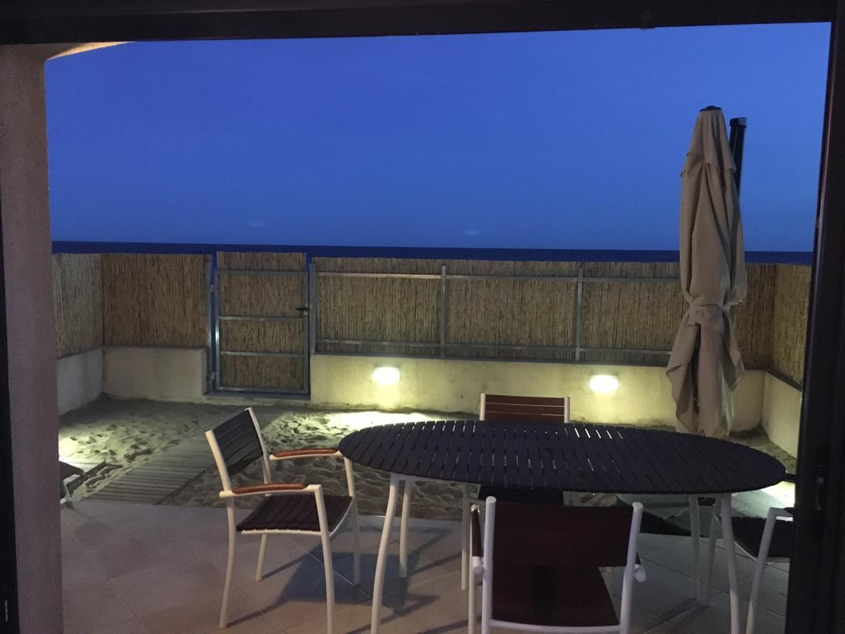 Appartement Face A La Mer La Croix-Valmer Exteriör bild